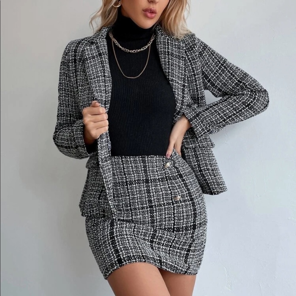 Never worn blazer & skirt 🤍🖤